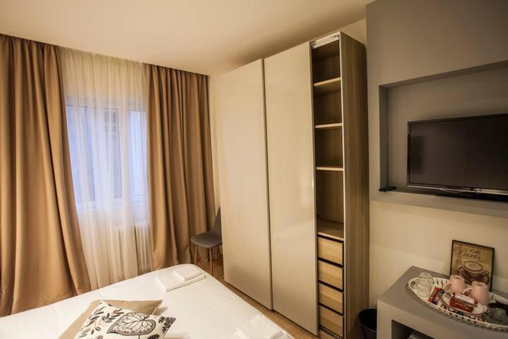 Facadoro Apartments Atene Esterno foto